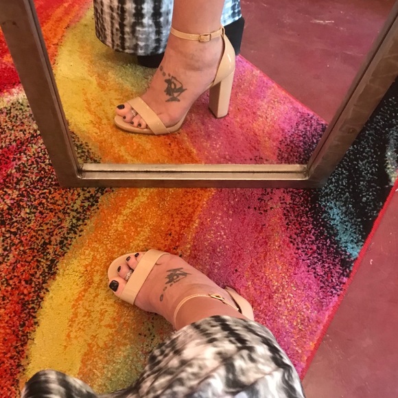 ✅ Basic Nude Patent leather HEEL w/ ankle strap ✅ - Picture 4 of 4